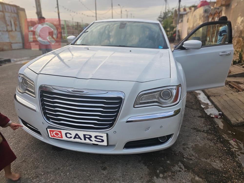 كرايسلر 300
